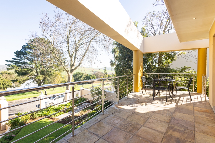 4 Bedroom Property for Sale in Kenridge Heights Western Cape